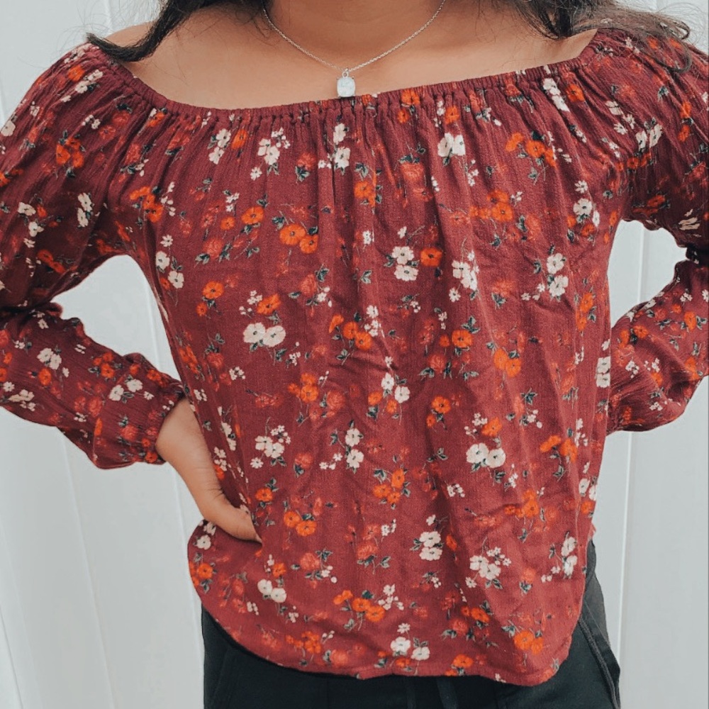 off the shoulder floral hollister top - Picture 1 of 1